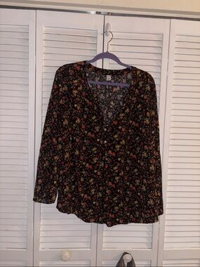 Old Navy Black Floral V-Neck Long Sleeve Blouse